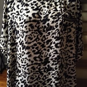 Women's Plus Size Top/Beautiful Dressy Cheetah Print